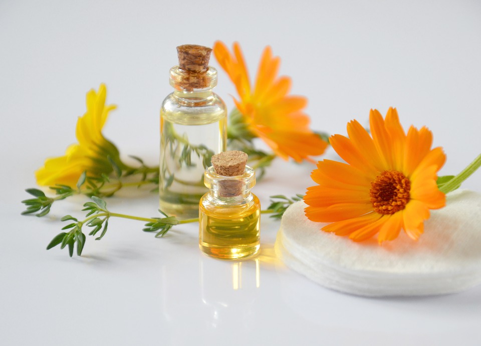 7 Things to Consider When Choosing Essential Oils